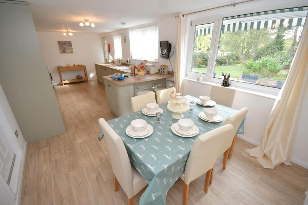 Little Hare Lodge - Spacious 2 Bedroom Attached Bungalow Woodhall Spa Extérieur photo