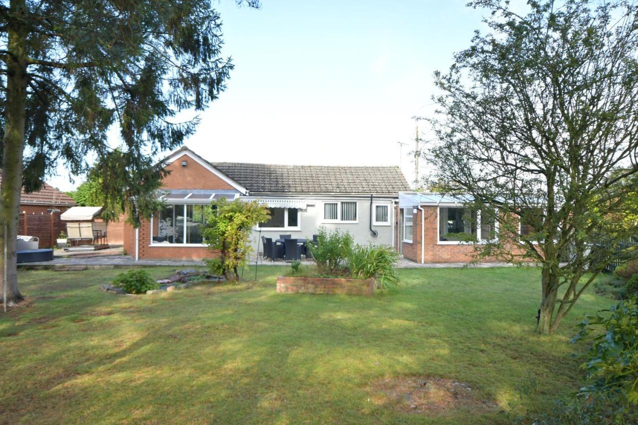 Little Hare Lodge - Spacious 2 Bedroom Attached Bungalow Woodhall Spa Extérieur photo