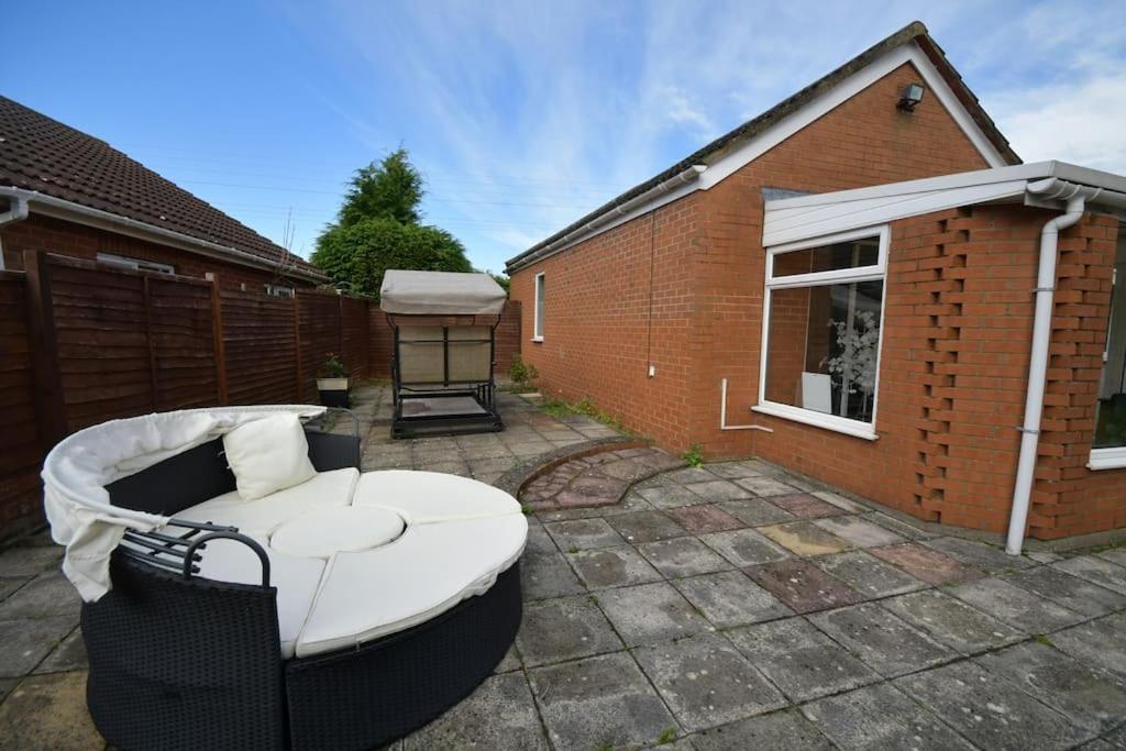 Little Hare Lodge - Spacious 2 Bedroom Attached Bungalow Woodhall Spa Extérieur photo